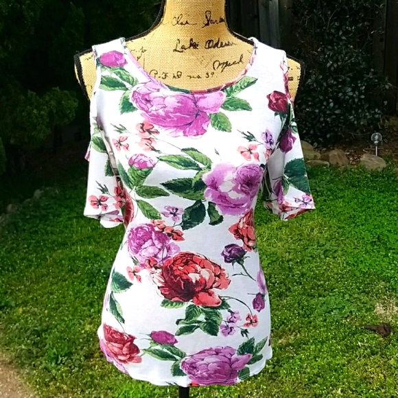 Floral Cold Shoulder Swing Top - Picture 8 of 16